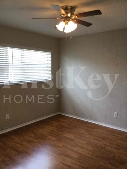 Building Photo - 3150 SW 21st St