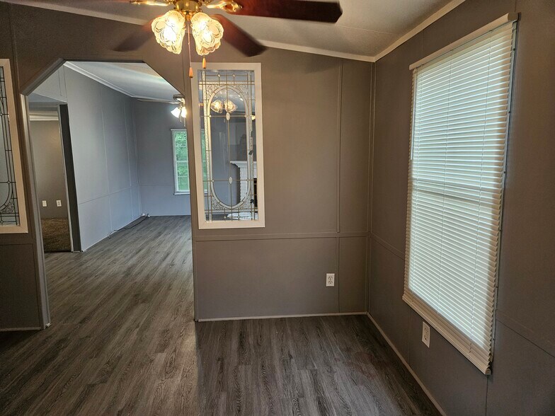 Building Photo - 166 Lynnwood Cir