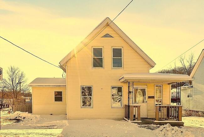 Building Photo - 88 Baker St