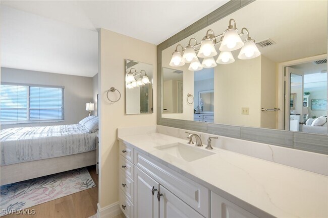 Building Photo - 3443 Gulf Shore Blvd N