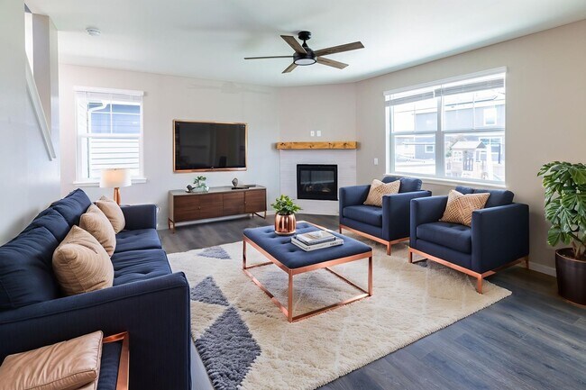 Building Photo - Stunning 4BR House in Berthoud