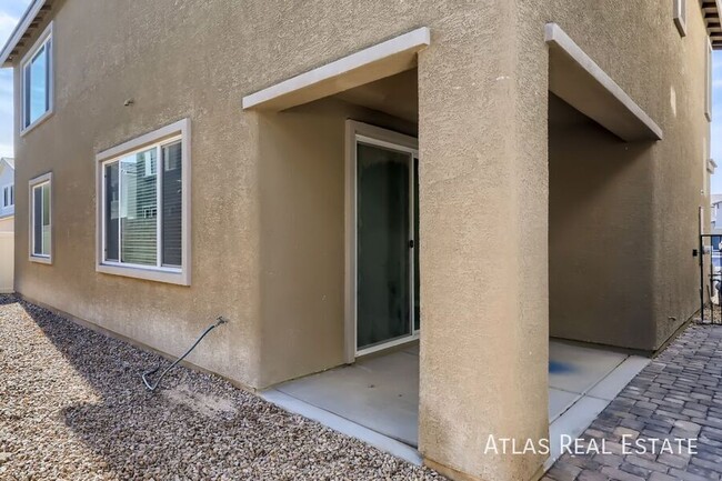 Building Photo - Gated Community Home: 3 Bedroom 2.5 Bath, ...