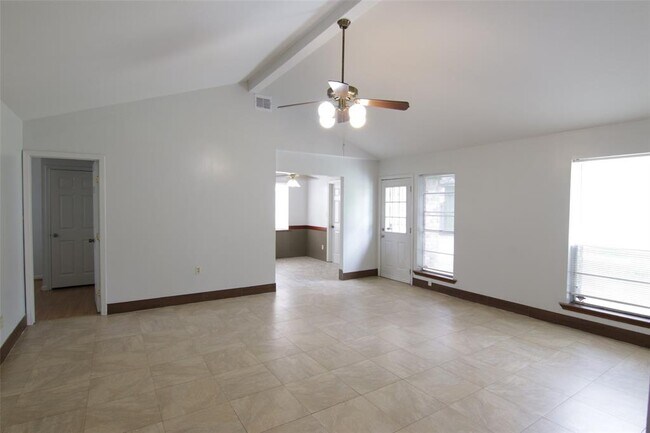 Building Photo - 8826 Stroud Dr