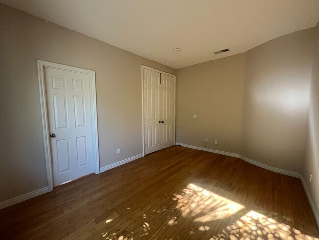 Building Photo - Elegant 5-Bedroom Carmel Valley Home with ...