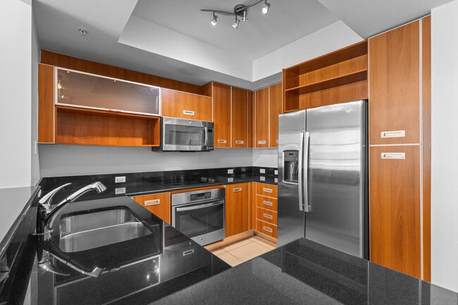 Building Photo - 410 Evernia St