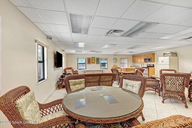 Building Photo - 2160 N Hwy A1A