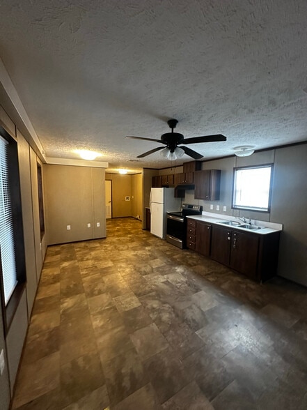 Building Photo - 33230 Walker North Rd