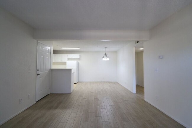 Building Photo - 321 Inger Dr
