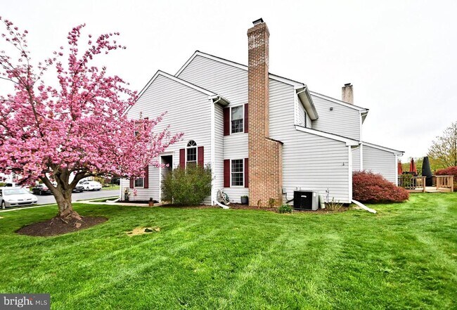 Building Photo - 800 Beacon Ct
