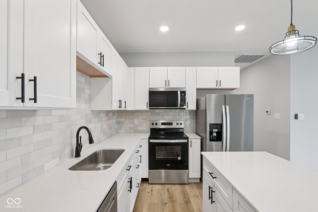 Building Photo - 8355 Fieldfare Way