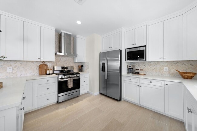 Building Photo - 4062 Goldfinch St