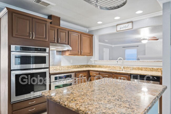 Building Photo - 11016 Forest Shower