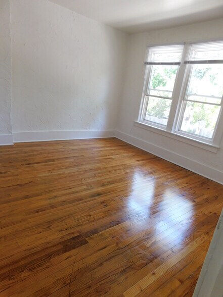 Building Photo - 148 Pingree Ave