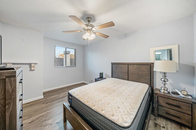 Building Photo - Mission Valley Beautiful Townhome Fully Furnished with A/C, Laundry + Parking