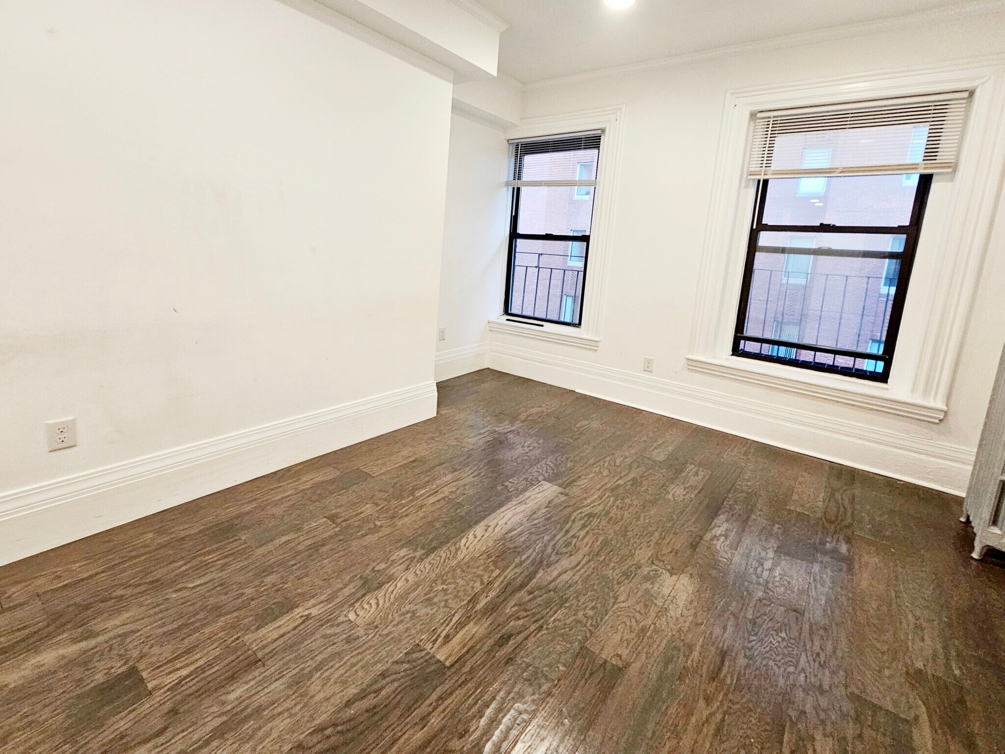 Building Photo - 255 Newbury St