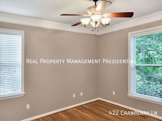 Building Photo - 422 Cranberry Ln