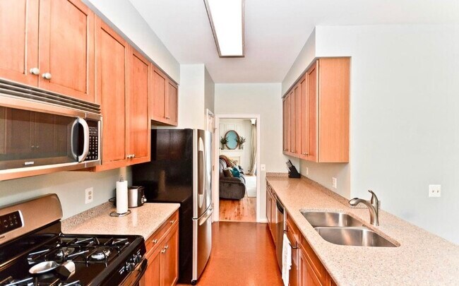 Building Photo - 5108 Observation Way