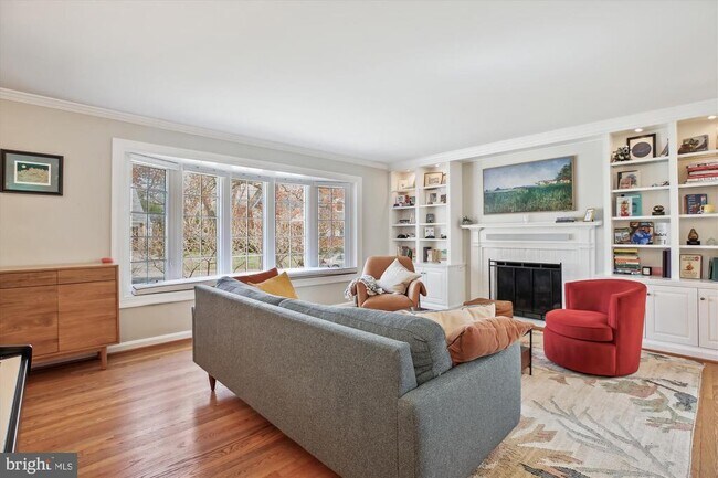 Building Photo - 5213 Rayland Dr