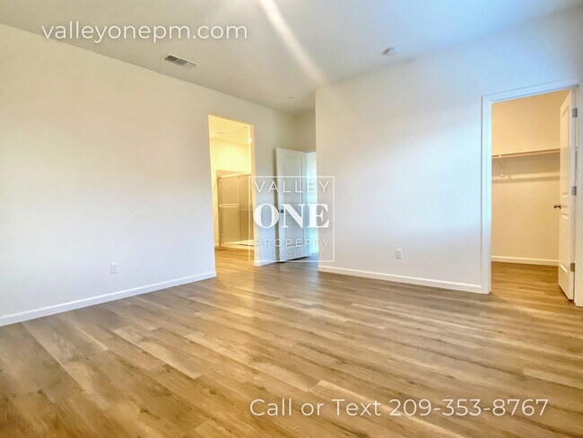 Building Photo - 936 Tipton Ln