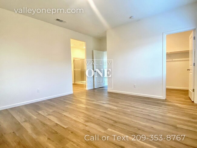 Building Photo - COMING SOON! 4 bedroom, 3 bath, pet-friend...
