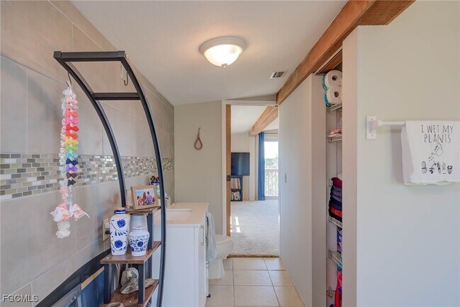 Building Photo - 373 Hile Ln