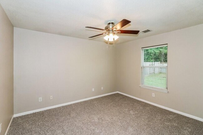 Building Photo - 29114 Red River Loop