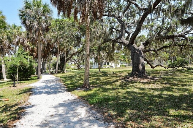 Building Photo - 2657 Riverbluff Pkwy