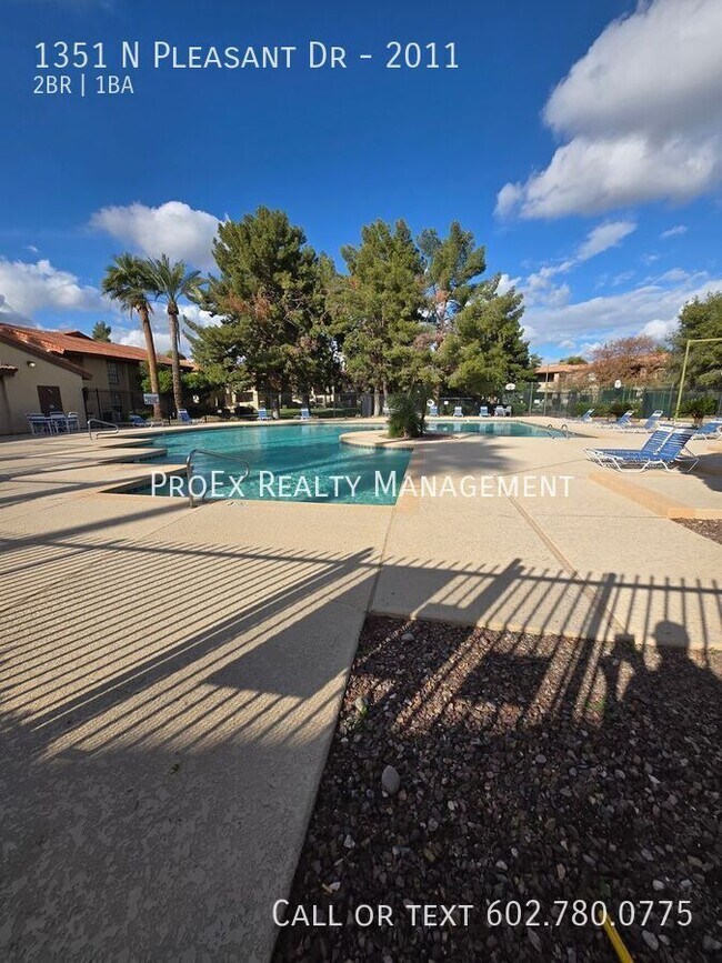 Building Photo - 1351 N Pleasant Dr