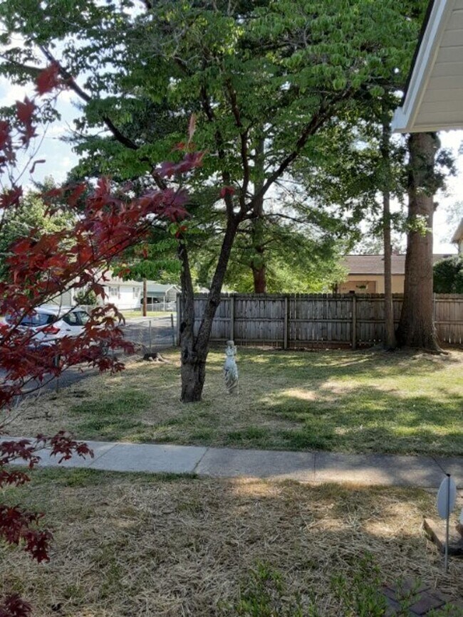 Building Photo - Fully Furnished 1BD 1BA