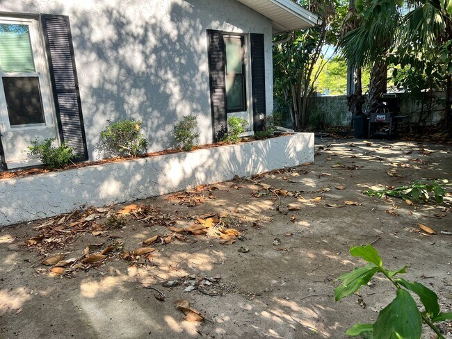 Building Photo - 4042 Audubon Dr