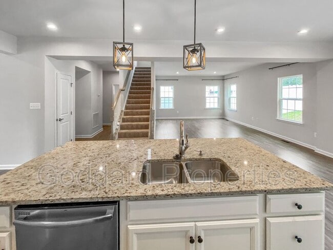 Building Photo - 7893 Jasons Landing Way