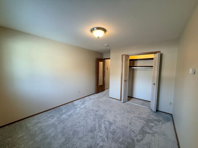 Building Photo - Cozy 2 Bedroom, 1 Bath Apartment with Patio - Welcome Home!