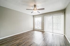 Building Photo - 2822 S Bartell Dr