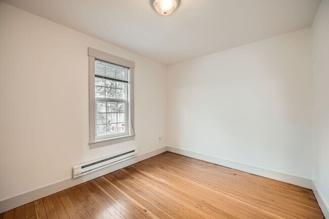 Building Photo - 3819 37th Ave S