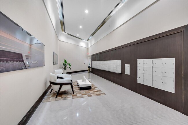 Building Photo - 16485 Collins Ave