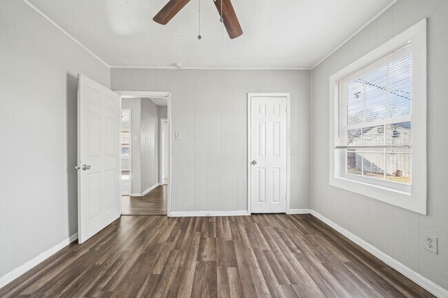 Building Photo - Cozy Home, Minutes from Texas Tech & Downt...
