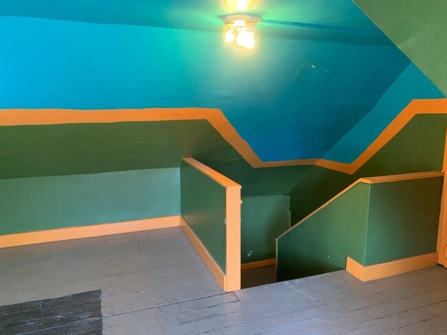 Building Photo - 718 Cattell St