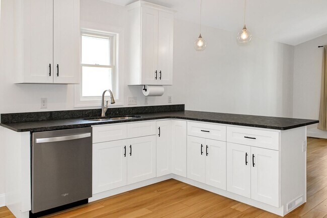 Building Photo - Beautiful One-Level Home in Pristine Condition - Move-In Ready!