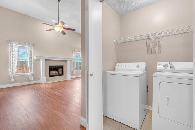 Building Photo - Updated Home in Convenient Location