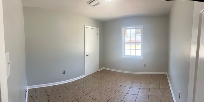 Building Photo - Savoy apartments