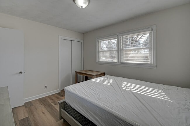 Building Photo - 1465 Brookwood Dr