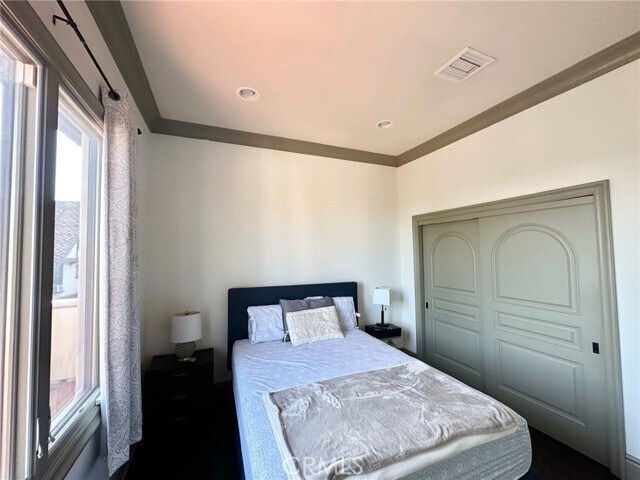 Building Photo - 108 S El Molino Ave