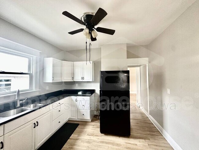 Building Photo - 3114 School St