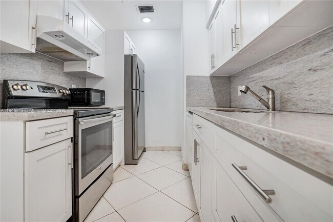 Building Photo - 8045 SW 62nd Ct