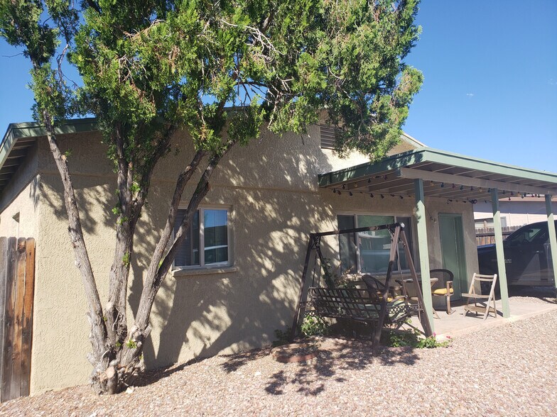 Building Photo - 1415 E Lee St