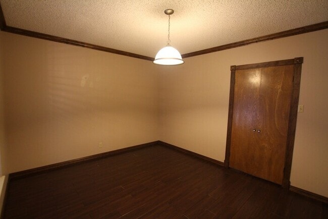 Building Photo - 3-bedroom, 2-bathroom gem!