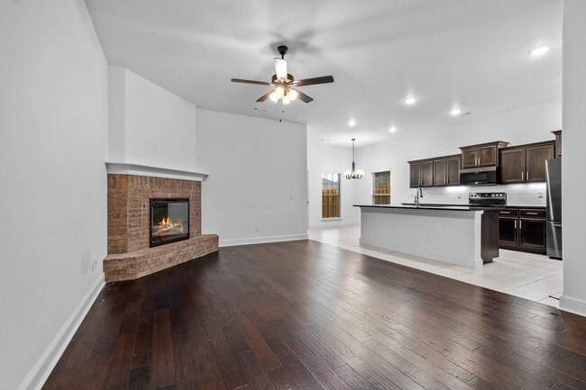 Building Photo - Gorgeous Home in Bentonville!