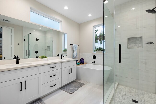 Building Photo - 1410 Milby St