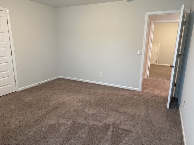 Building Photo - 5029 Castleoak Dr