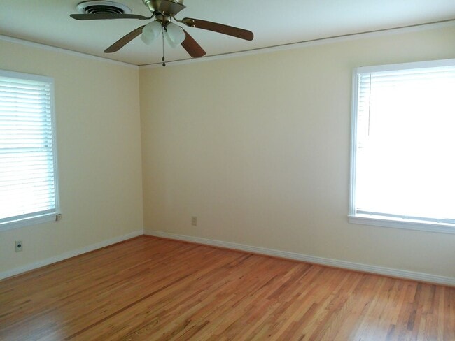 Building Photo - 530 Hopper Dr